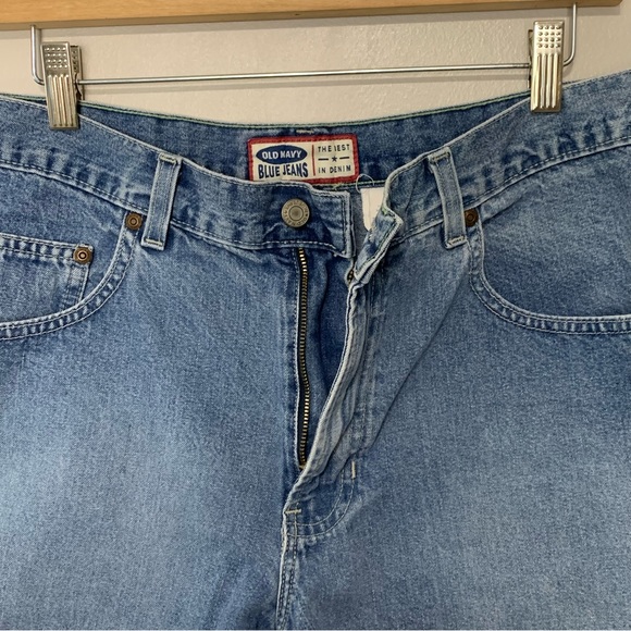 Old Navy Vintage Y2K 2000s Medium Light Wash Rigid Denim Jean Shorts Size 14 - Picture 4 of 12